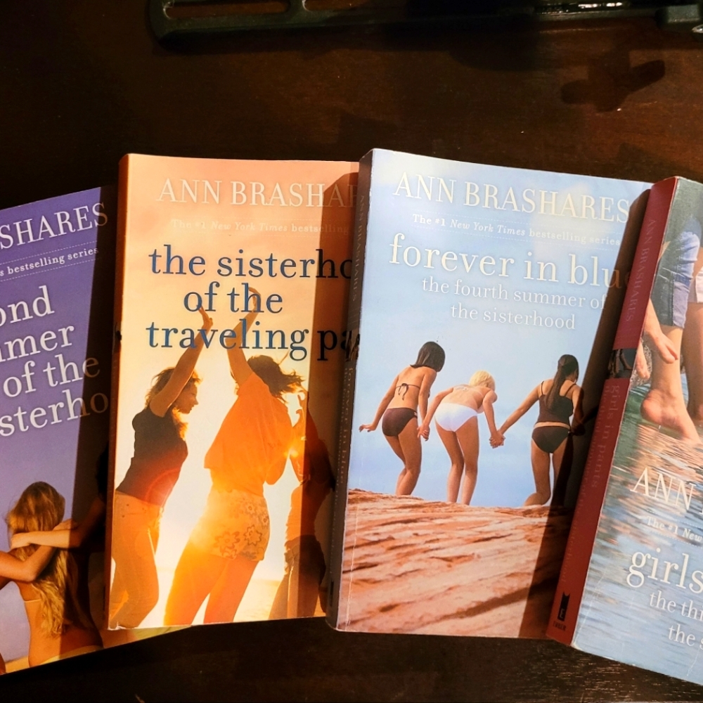 The Sisterhood of the Travelling Pants- book series